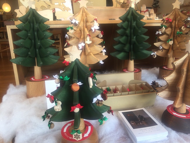 木製のクリスマスツリー
